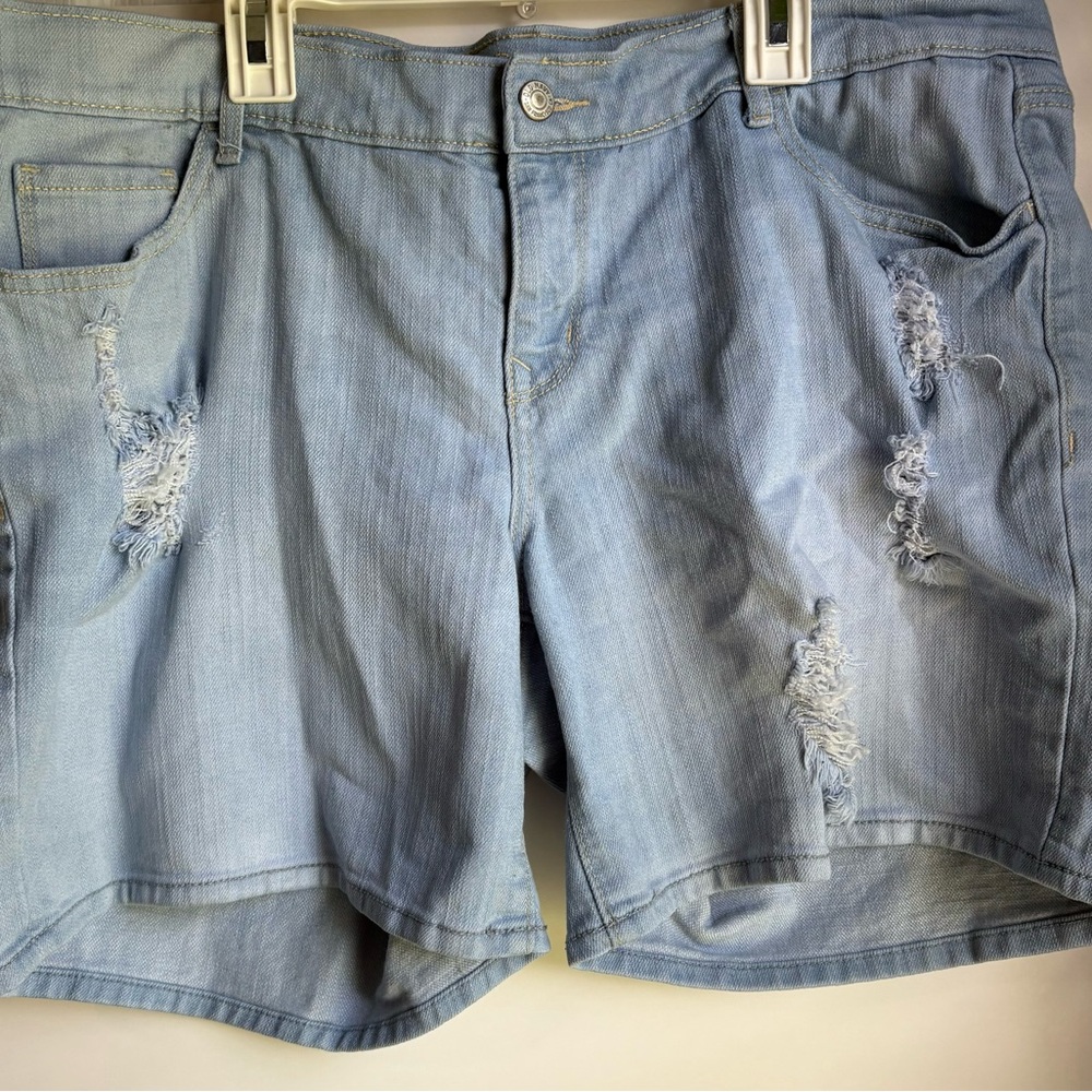 Old Navy Light Blue Denim Shorts Women’s 14
